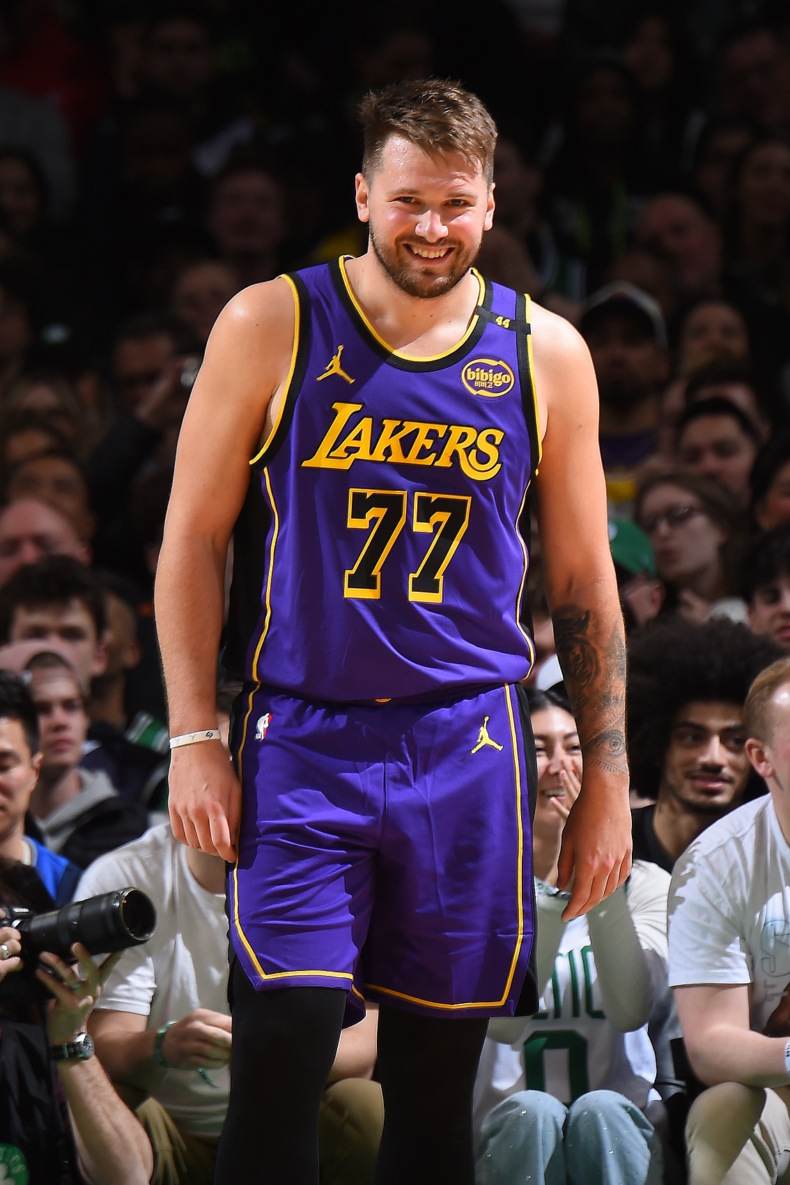 大錢！湖人可以在27年內(nèi)與Doncic簽約3.23億 如果您等待1年 則可以簽署4.18億次5年